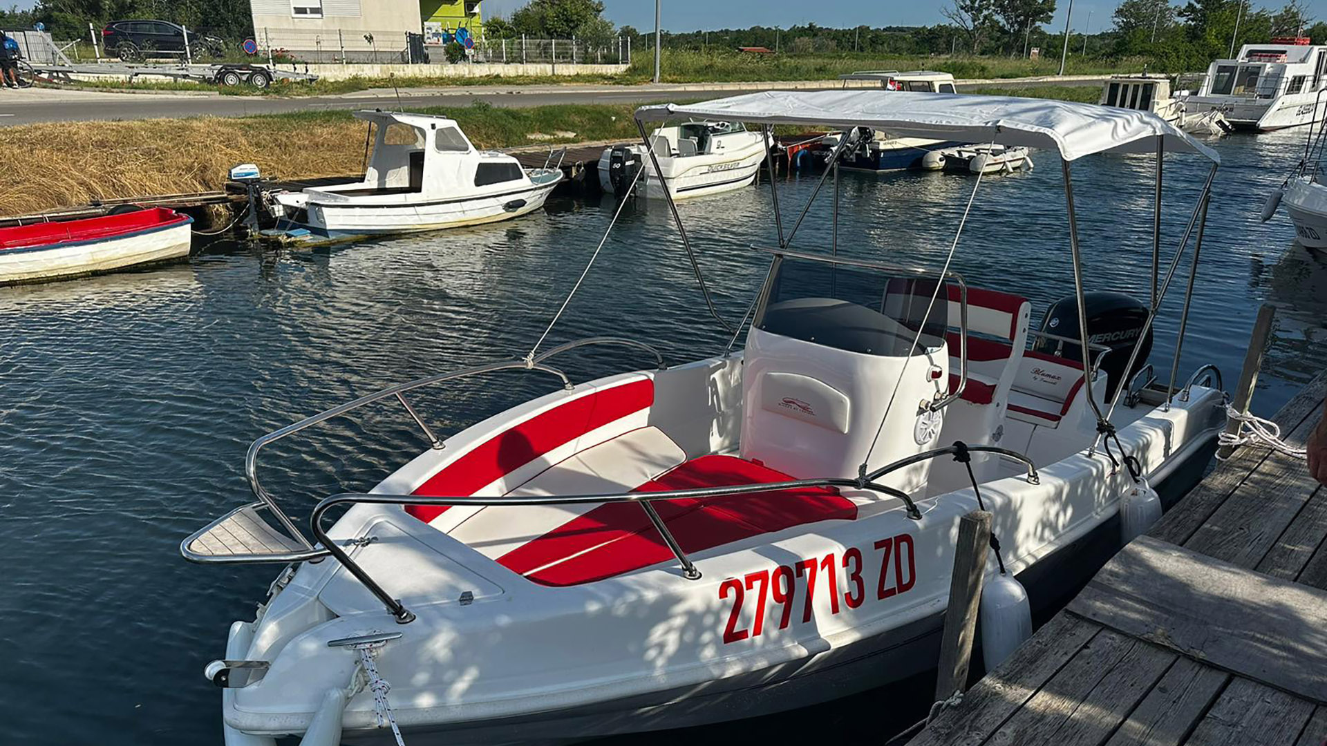 Blumax 19 Open Sundeck